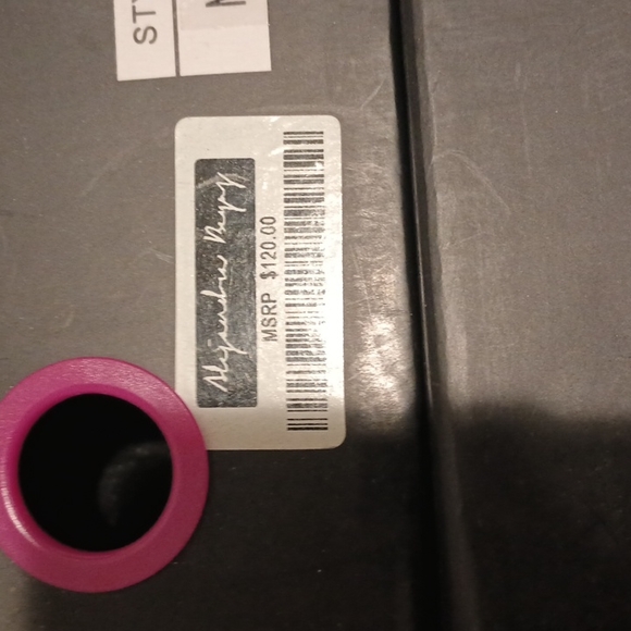 Heels - Picture 6 of 6